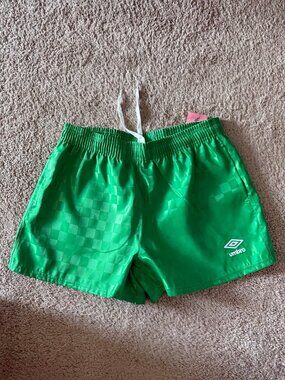 Umbro Green Athletic Shorts - youth medium NeW